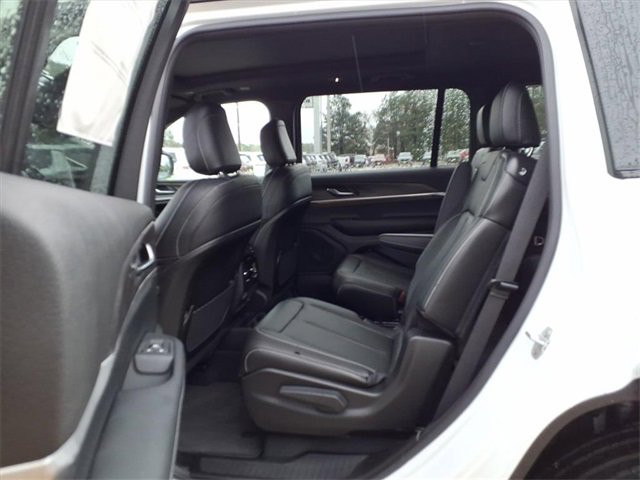 New 2025 Jeep Grand Cherokee L Limited image 16