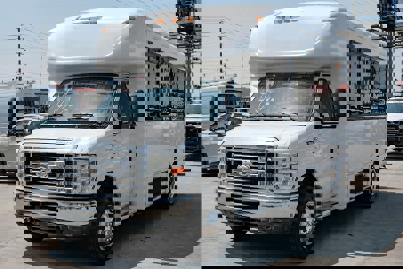 Used 2014 Ford E-350 and Econoline 350 Super Duty image 6