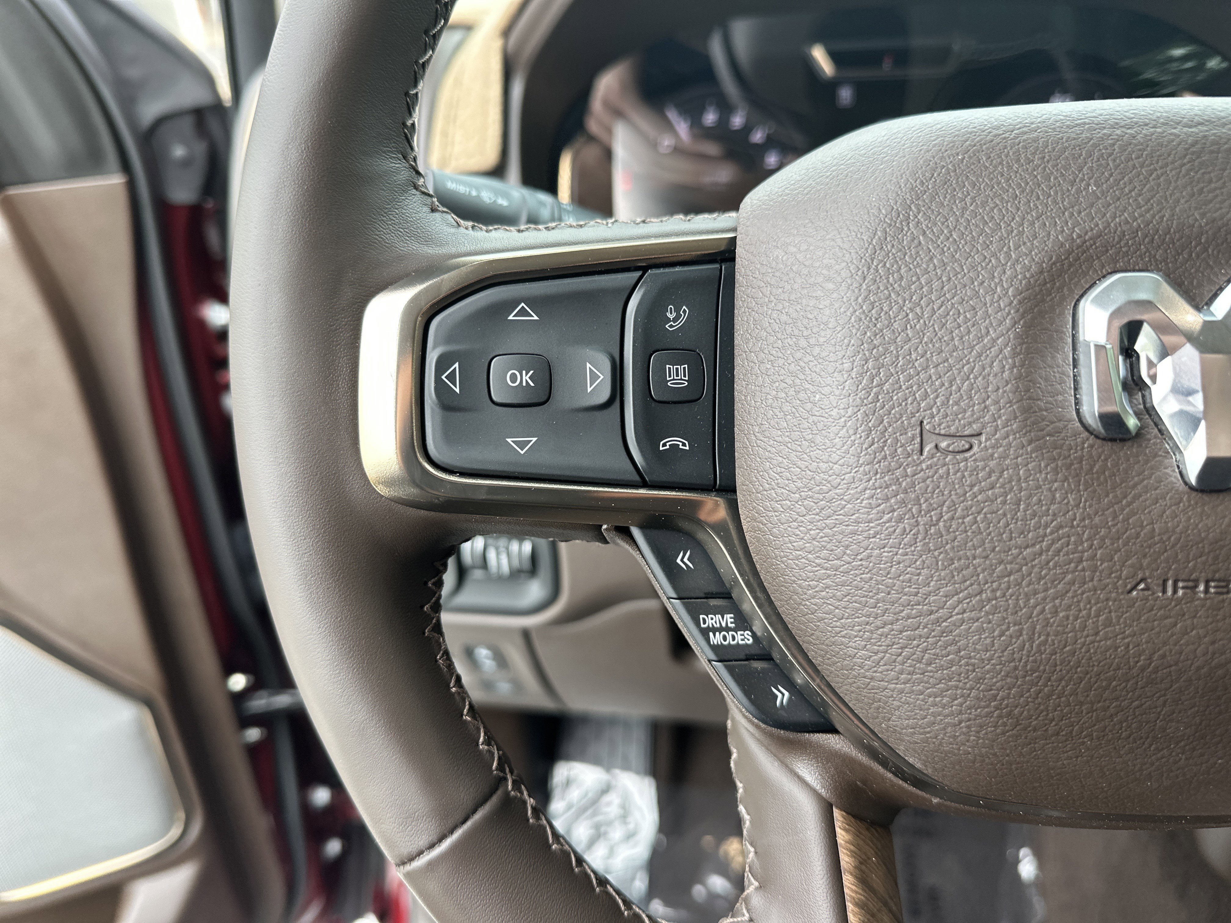 Used 2025 RAM 1500 Limited AWD/4WD image 19