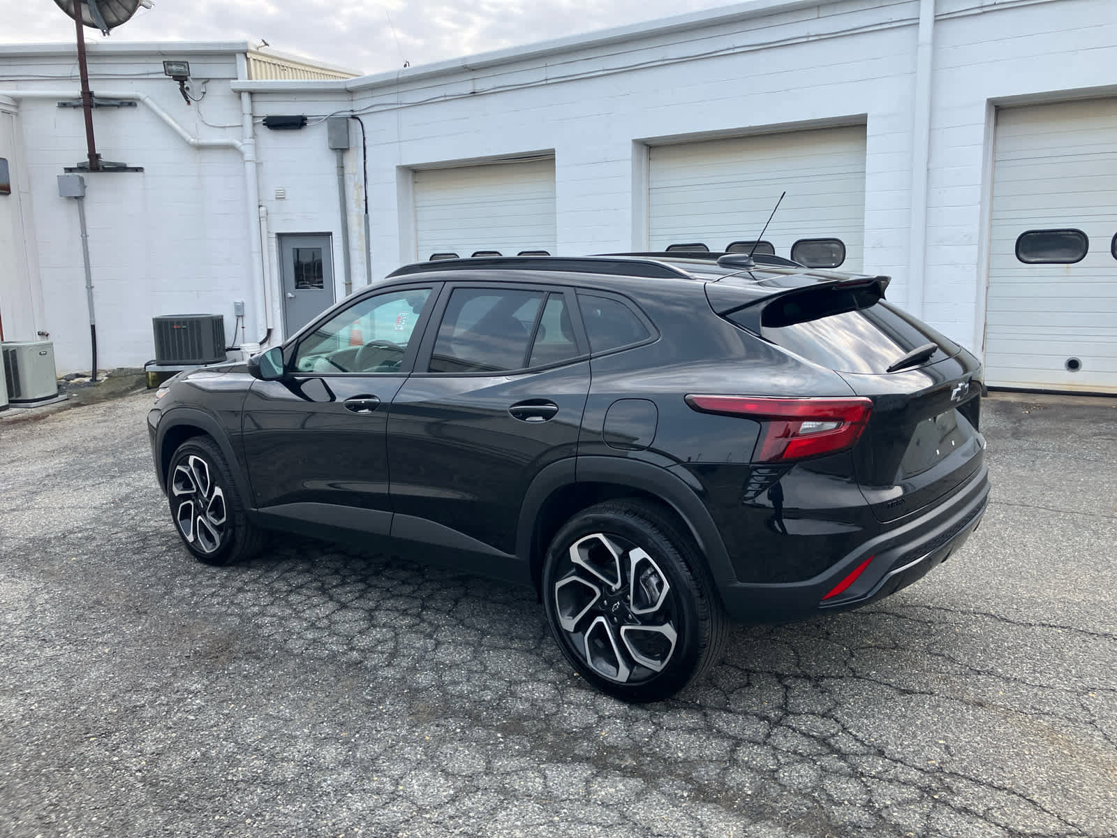 Used 2025 Chevrolet Trax RS w/ Driver Confidence Package image 5