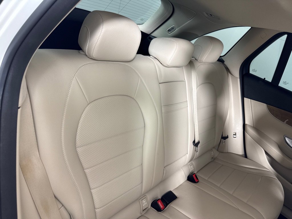 Used 2018 Mercedes-Benz GLC 300 w/ Multimedia Package image 23
