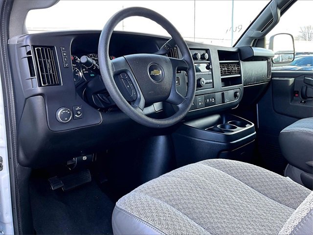 Used 2025 Chevrolet Express 3500 LS image 7