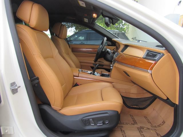 Used 2013 BMW ALPINA B7 xDrive w/ Driver Assistance Pkg AWD/4WD image 21