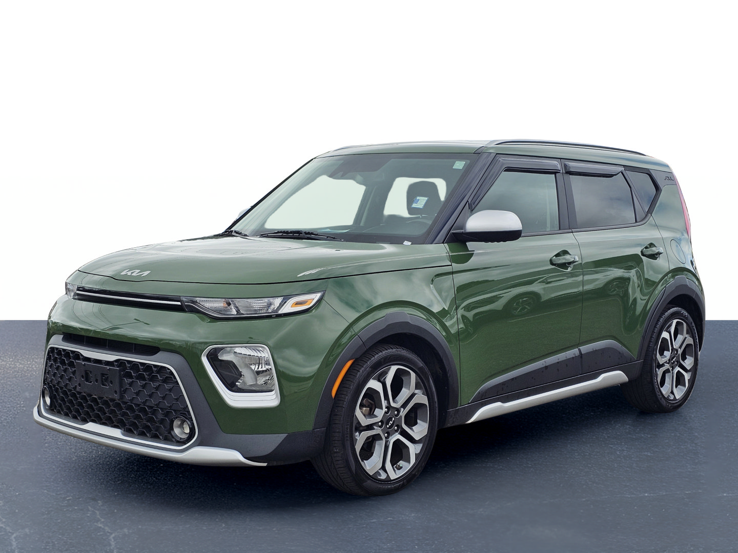 Used 2022 Kia Soul X-Line FWD image 2