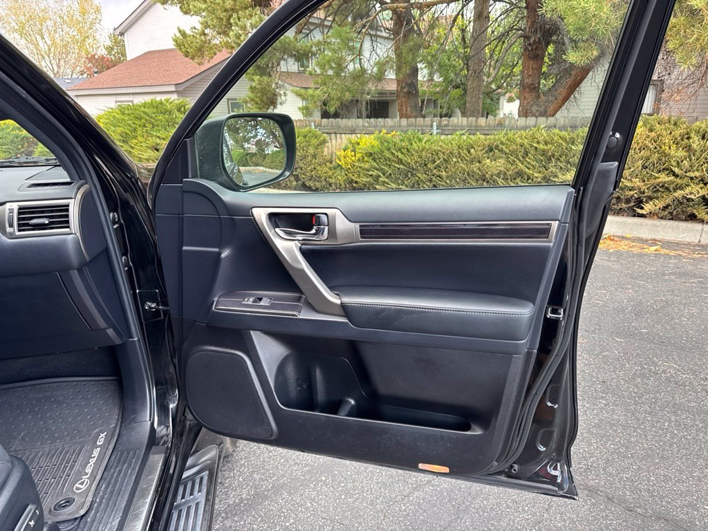 Used 2020 Lexus GX 460 Premium AWD/4WD image 24