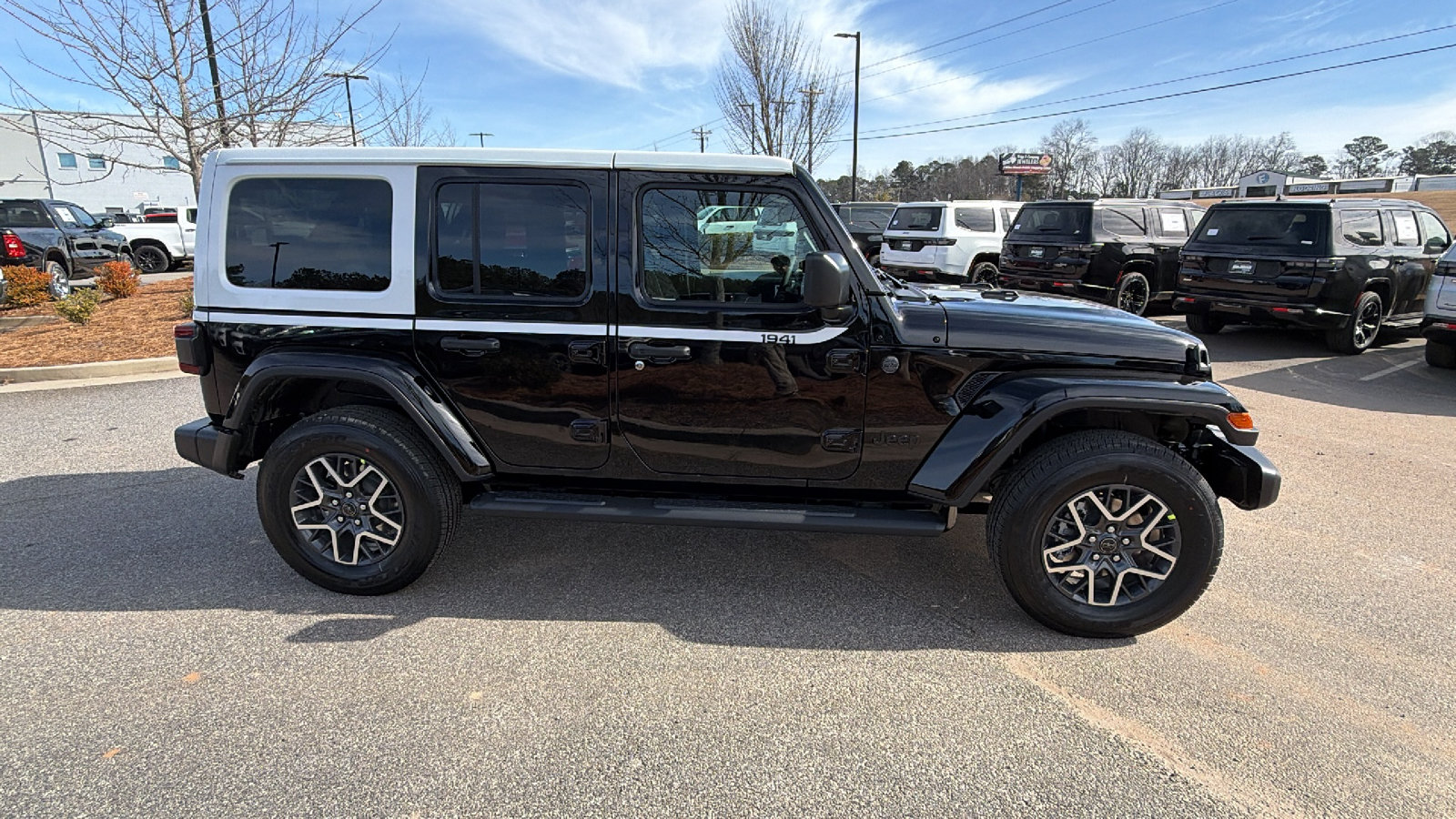 New 2026 Jeep Wrangler Unlimited Sahara w/ Whitecap Package AWD/4WD image 7