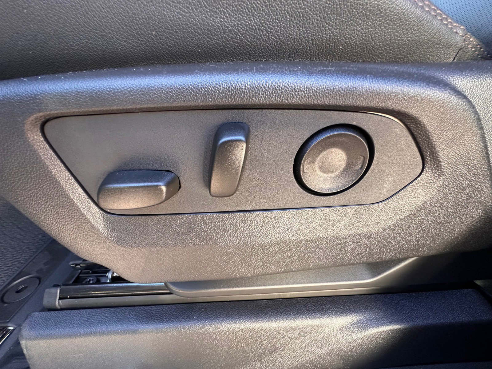 New 2026 GMC Sierra 2500 AT4 w/ AT4 Premium Plus Package image 8