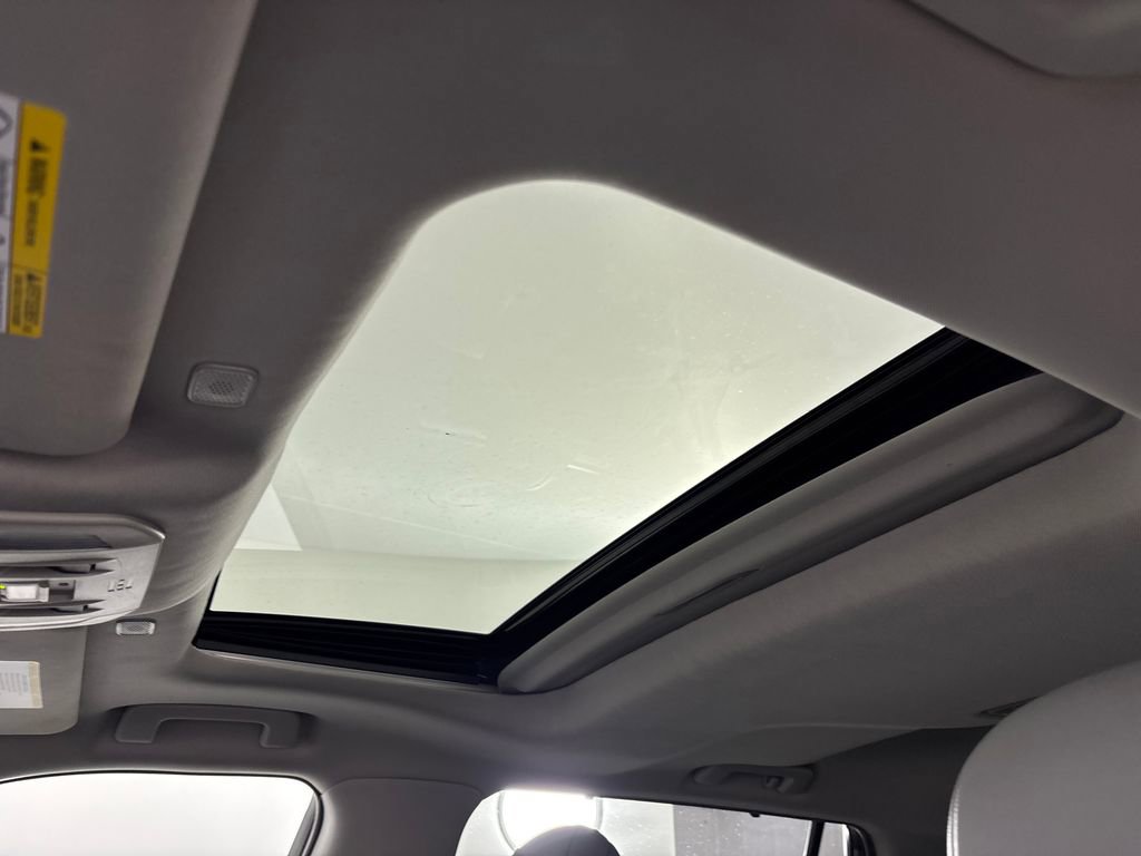 Used 2023 Toyota Highlander XLE image 27