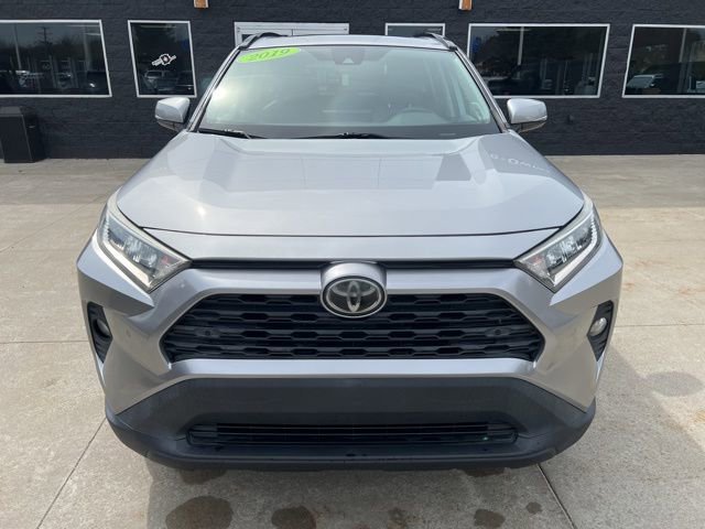 Used 2019 Toyota RAV4 XLE Premium image 2