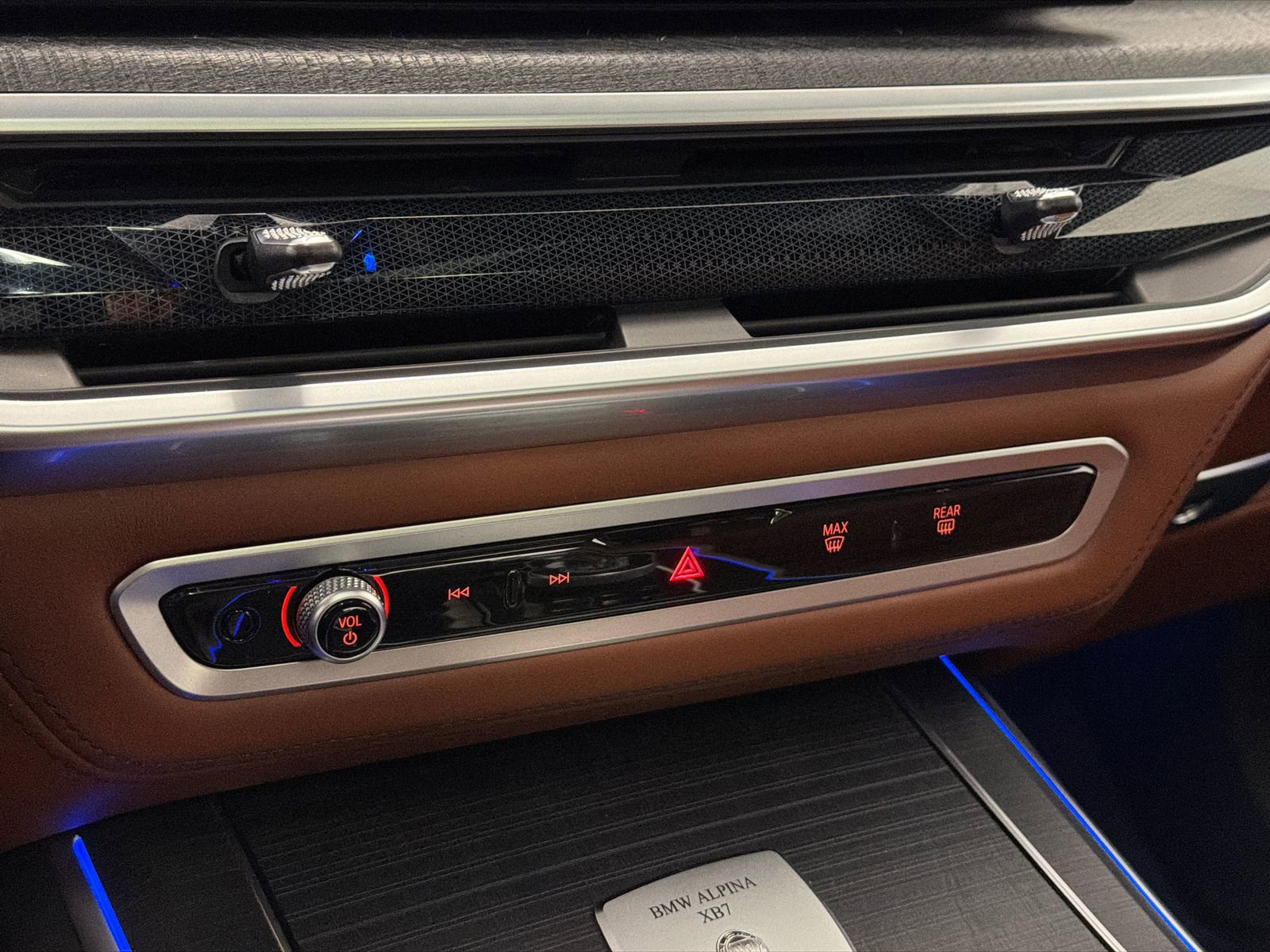 Used 2024 BMW ALPINA XB7 image 39