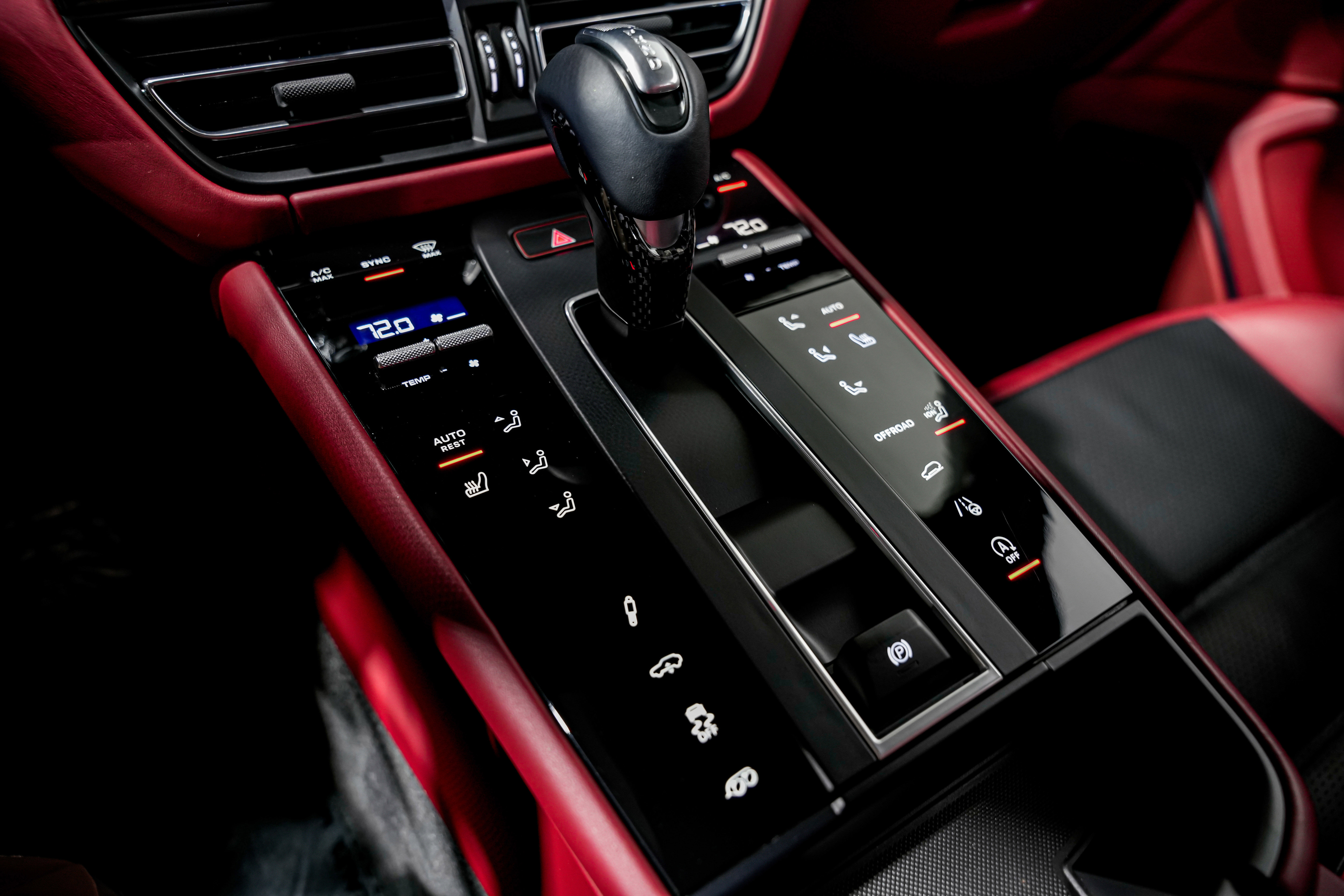 Used 2022 Porsche Macan GTS w/ Sport Chrono Package image 15
