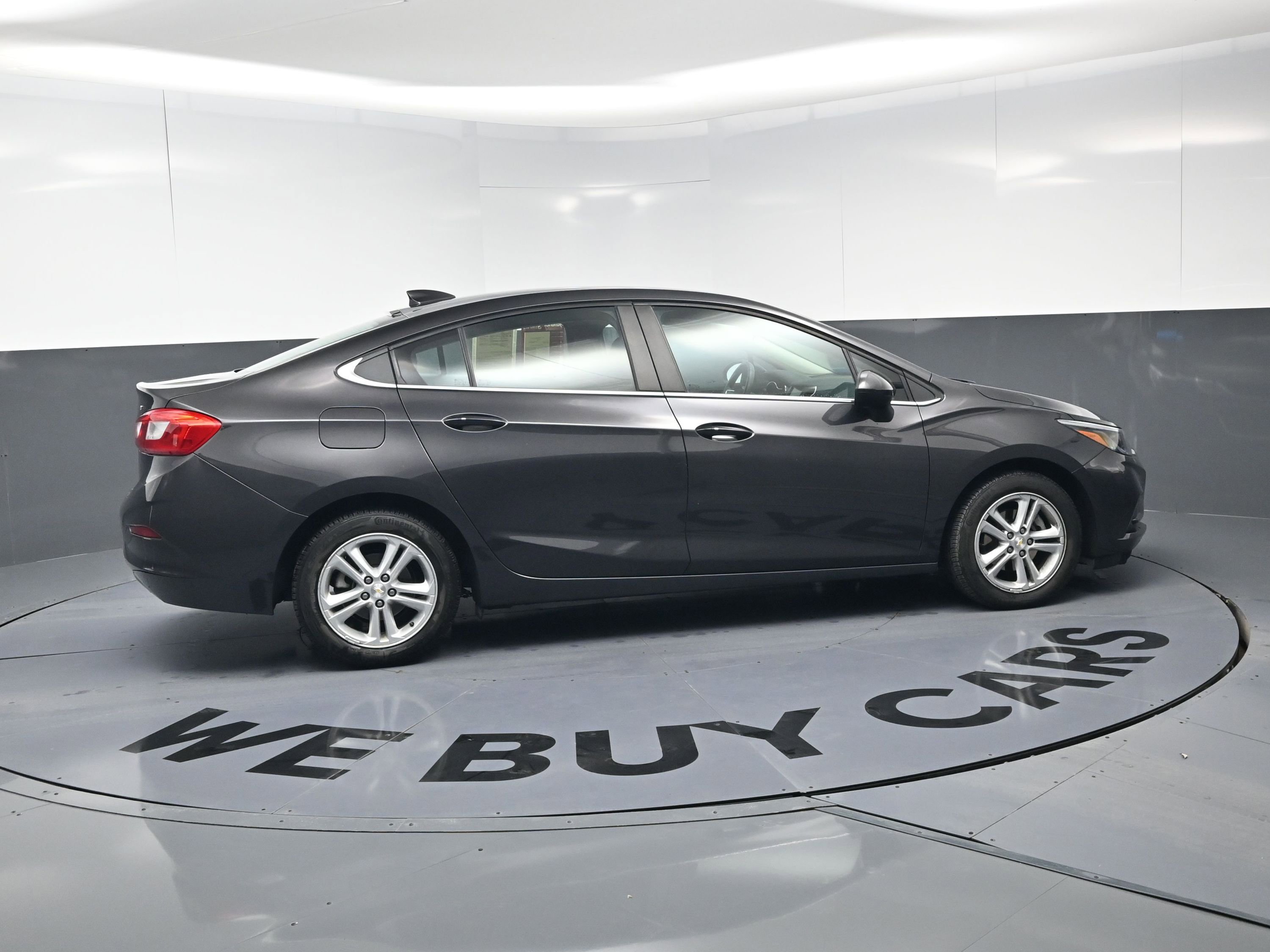 Used 2017 Chevrolet Cruze LT w/ Convenience Package image 10