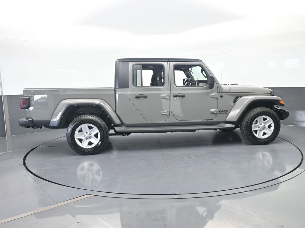Used 2022 Jeep Gladiator Sport AWD/4WD image 7