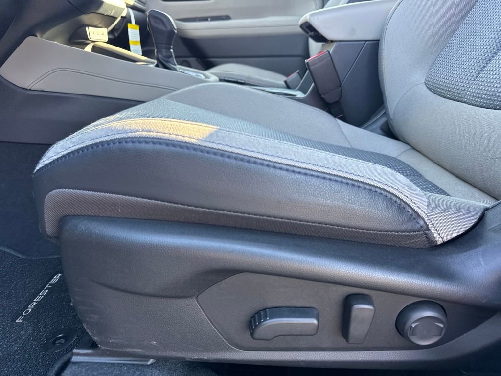 Used 2025 Subaru Forester Premium w/ Convenience Package #2 image 14