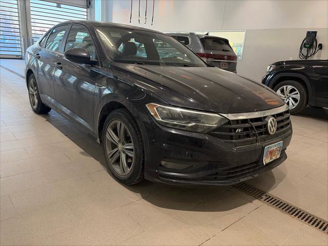 Used 2019 Volkswagen Jetta R-Line w/ R-Line Cold Weather Package image 3