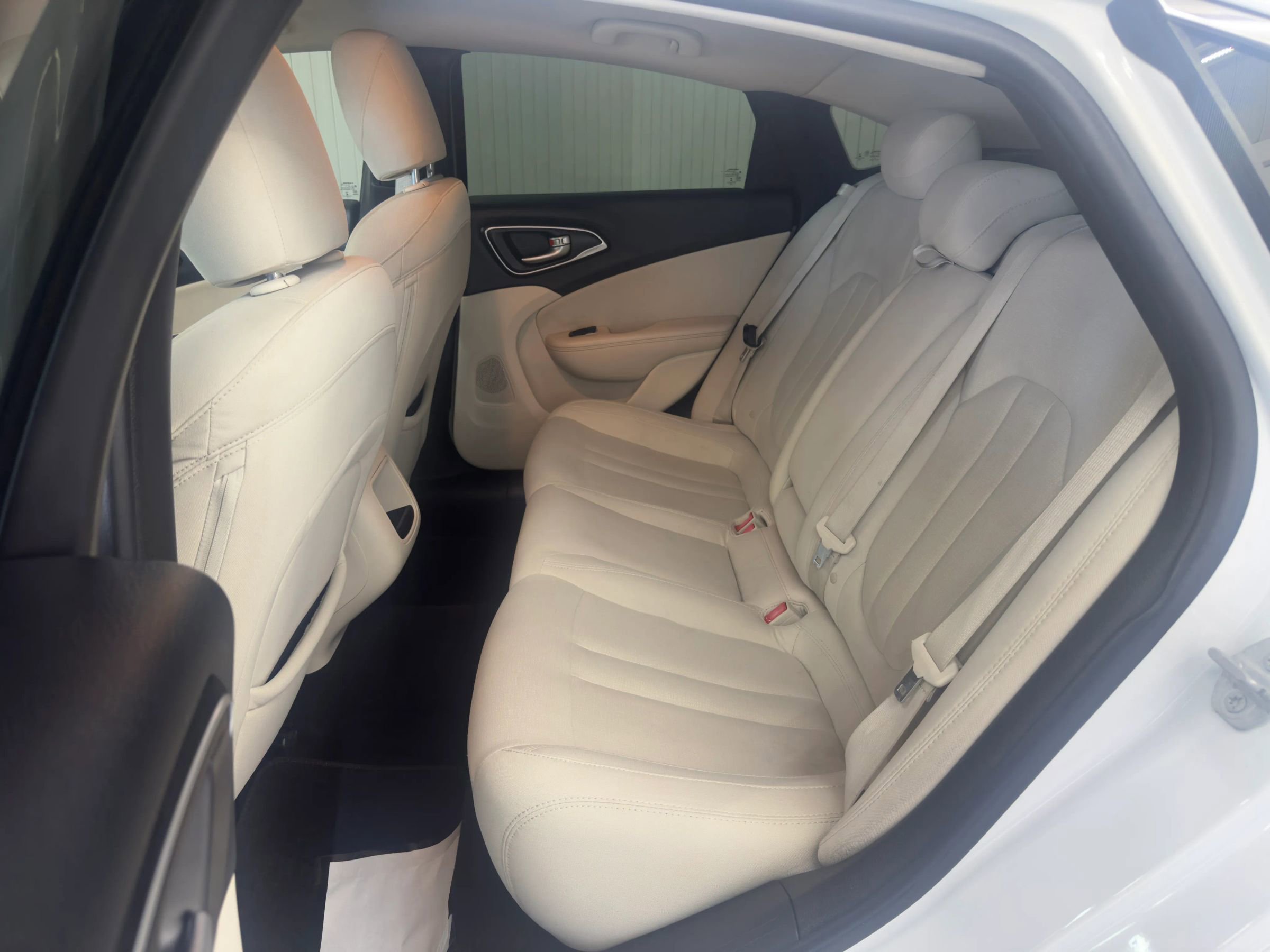 Used 2015 Chrysler 200 Limited w/ Spring Special Group image 10