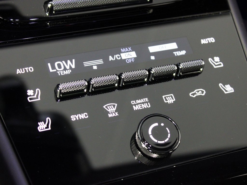 Used 2025 Porsche Cayenne image 31