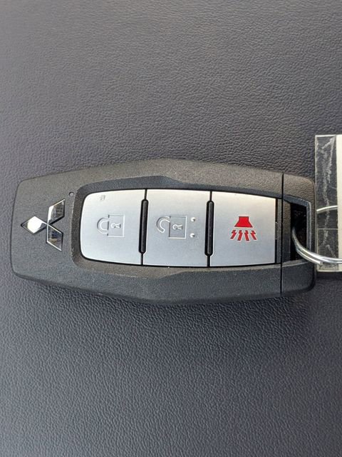 New 2025 Mitsubishi Outlander ES image 34