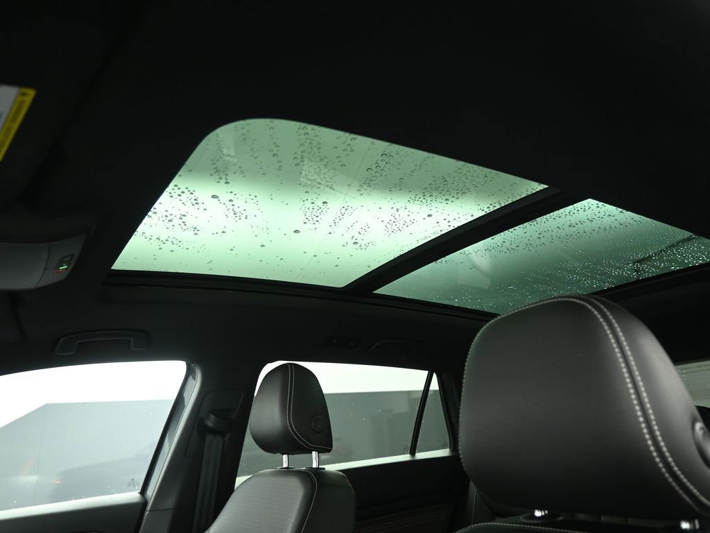 Used 2021 Volkswagen Atlas Cross Sport SE w/ Panoramic Sunroof Package image 20