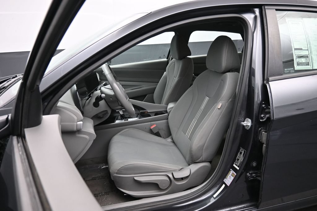 Used 2023 Hyundai Elantra SEL w/ Convenience Package FWD image 21
