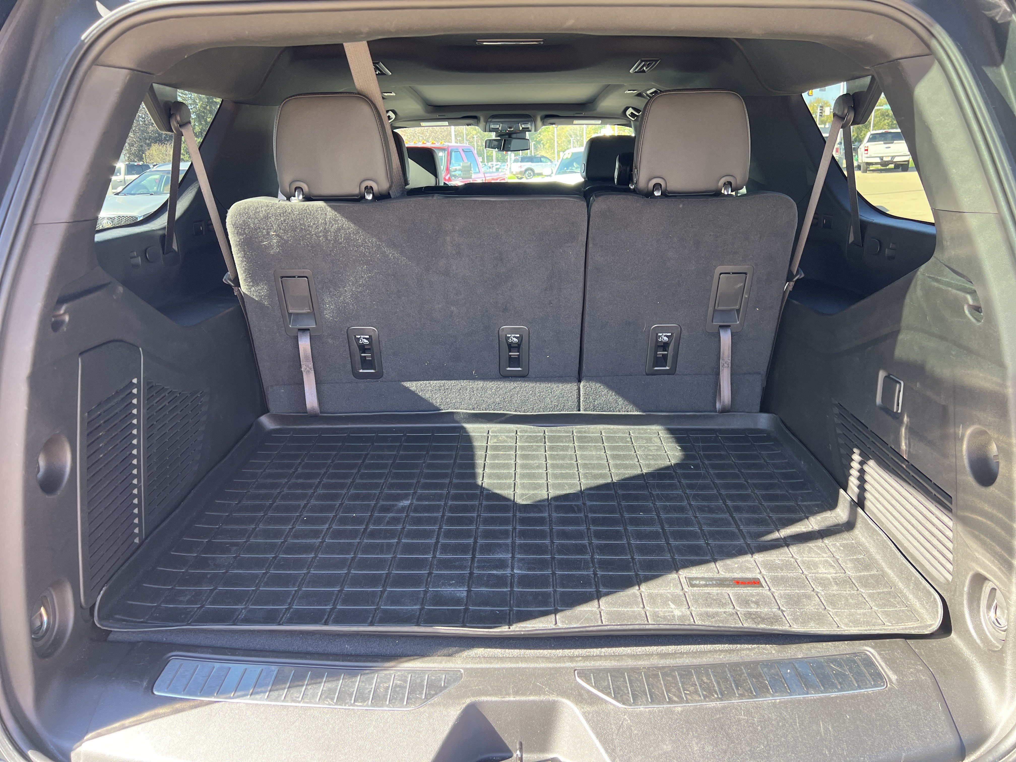 Used 2023 Chevrolet Suburban RST AWD/4WD image 15