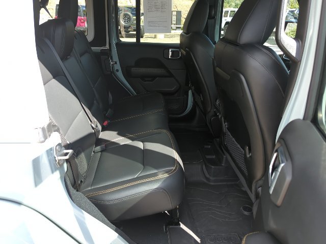 Used 2024 Jeep Wrangler Unlimited Sahara w/ Technology Group AWD/4WD image 20