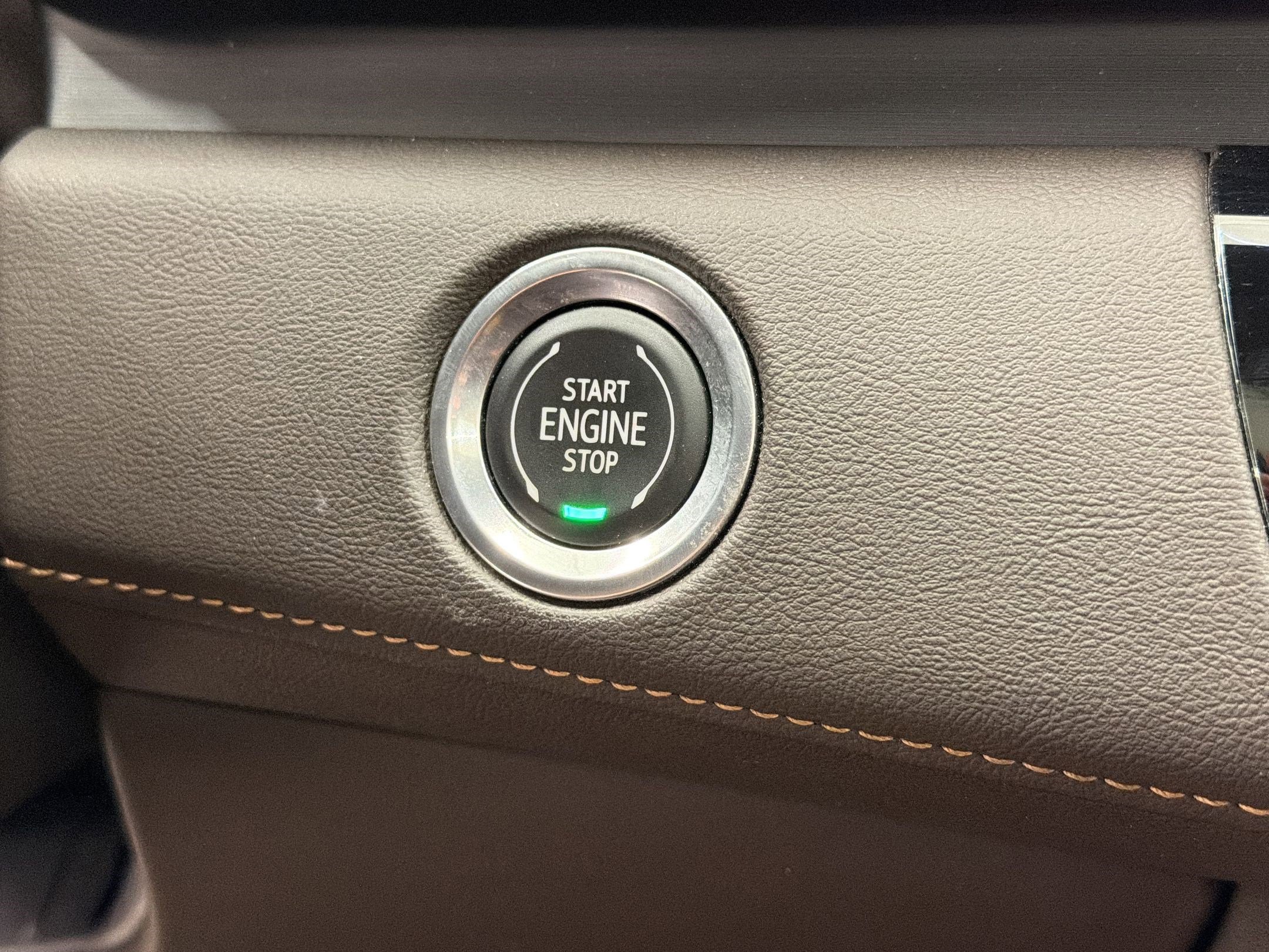 Used 2021 Cadillac Escalade Premium Luxury image 28