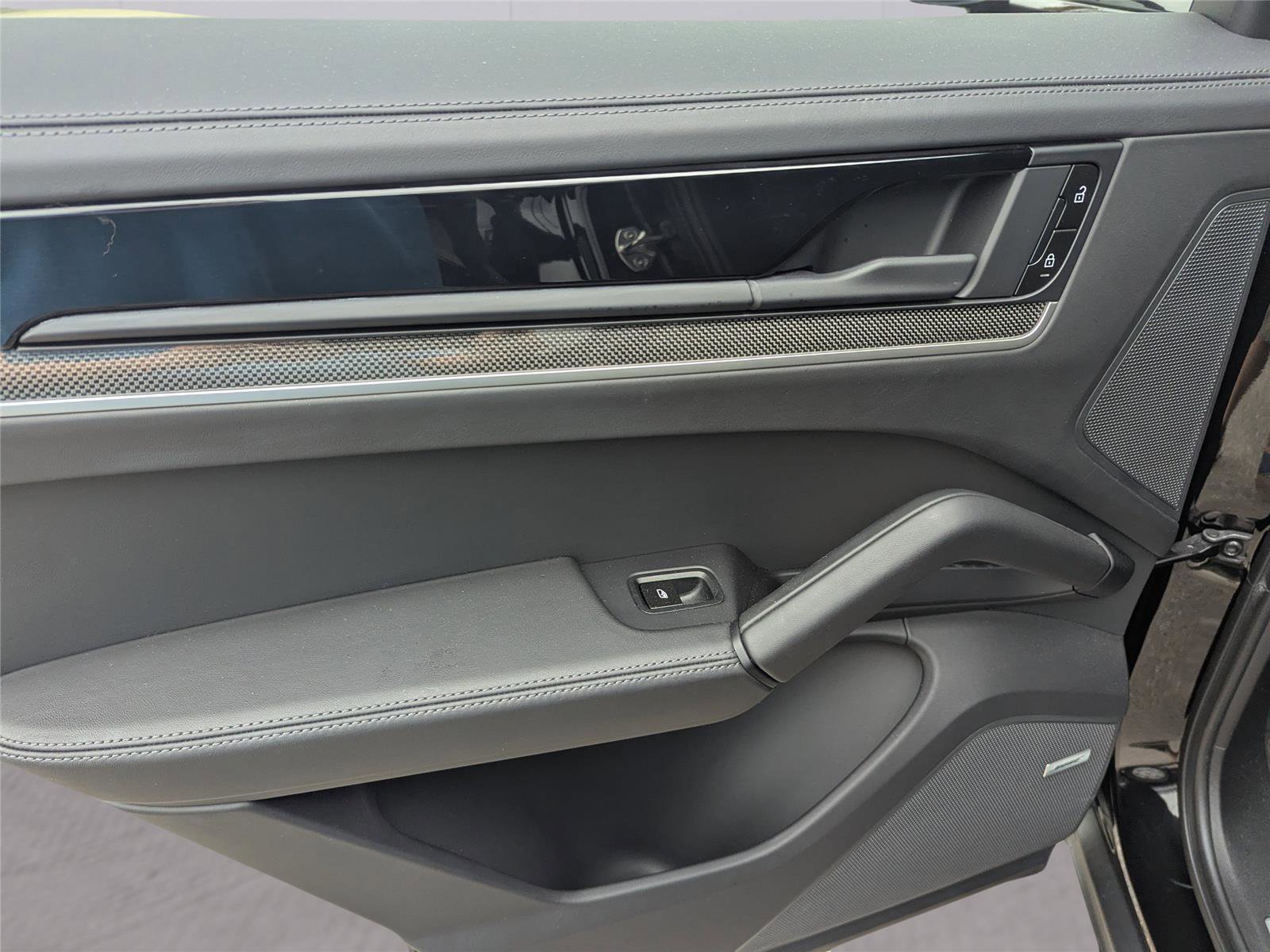 Used 2024 Porsche Cayenne S image 23