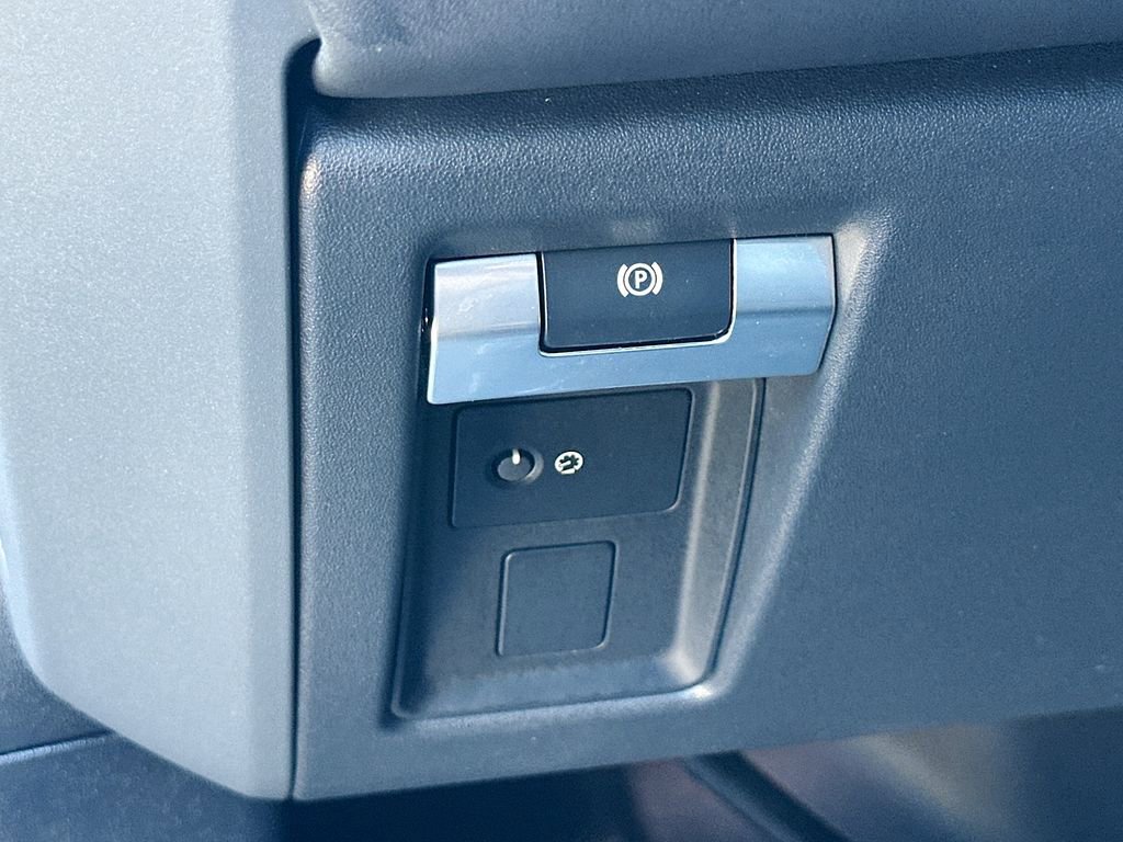 Used 2022 Land Rover Defender 110 X-Dynamic HSE image 11