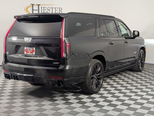Used 2024 Cadillac Escalade ESV V w/ LPO, ONYX Package AWD/4WD image 7