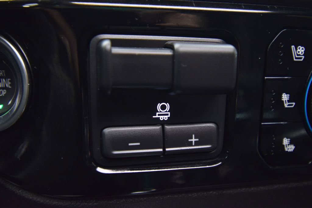 Used 2025 Chevrolet Silverado 1500 High Country w/ Technology Package AWD/4WD image 36