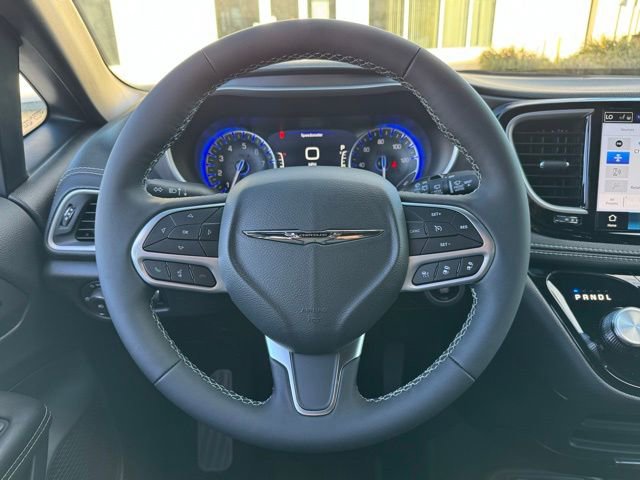 New 2026 Chrysler Pacifica Select FWD image 13