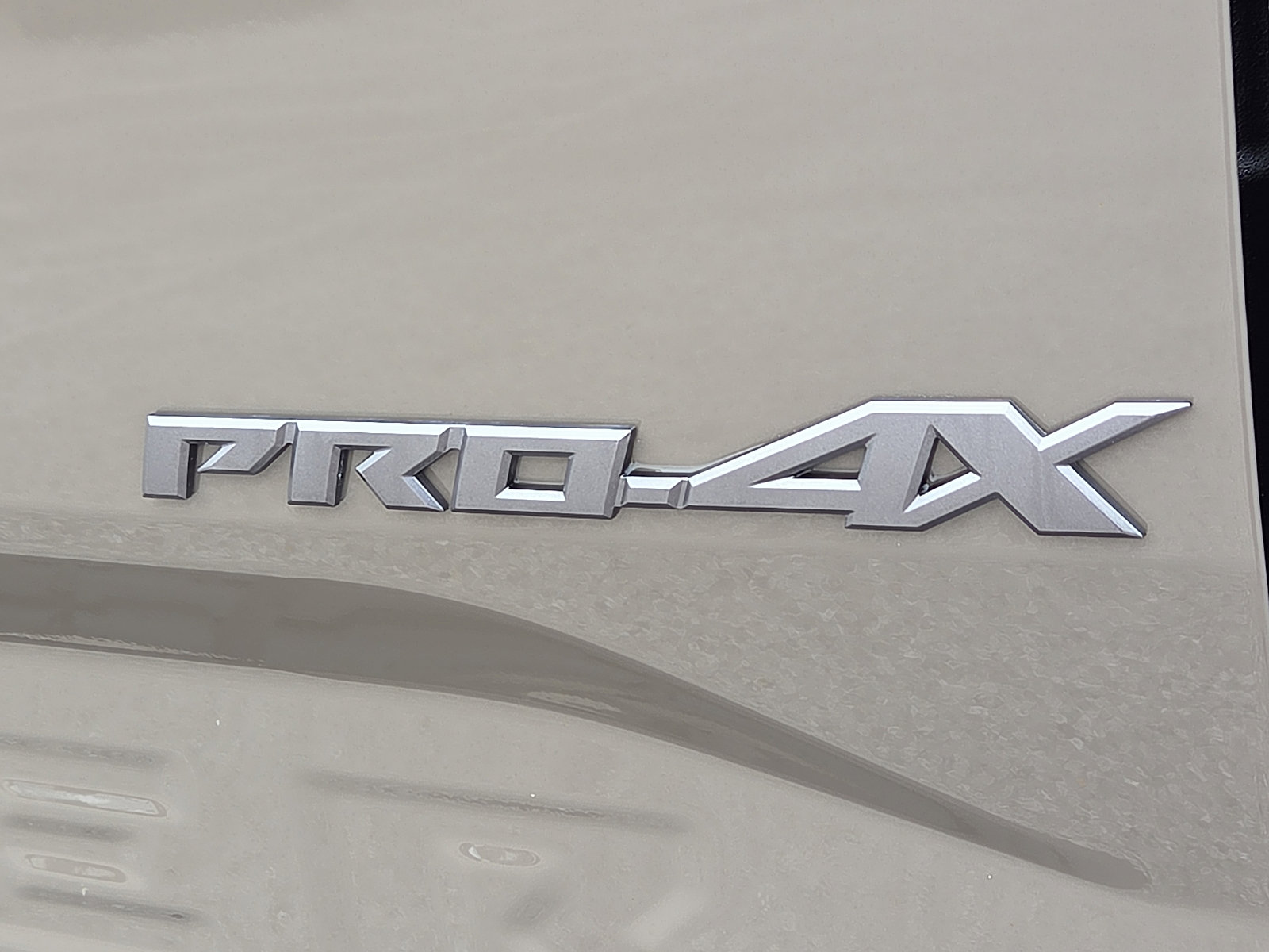 Used 2023 Nissan Frontier PRO-4X w/ Pro-4X Premium Package AWD/4WD image 8