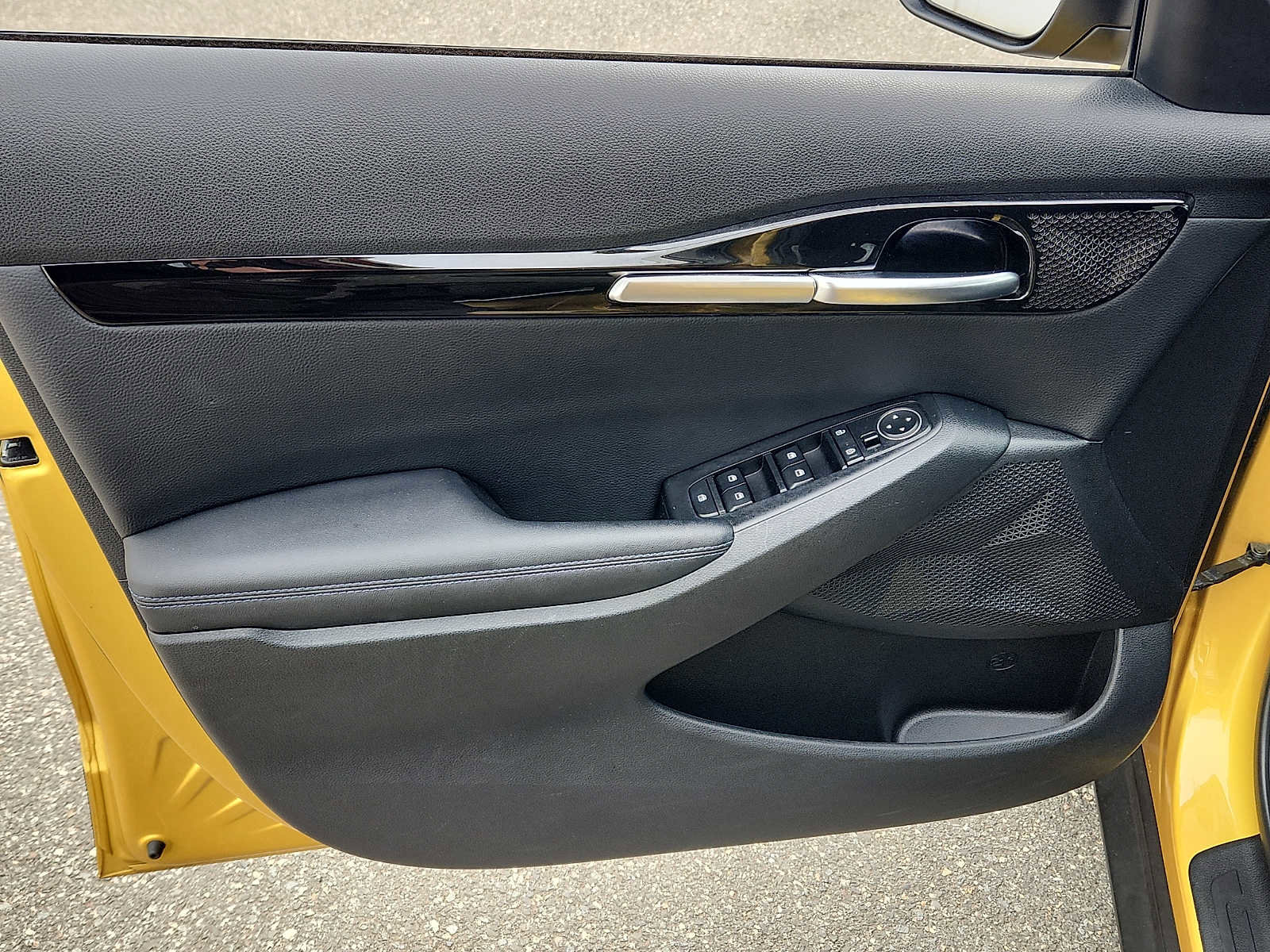 Used 2022 Kia Seltos Nightfall Edition image 12