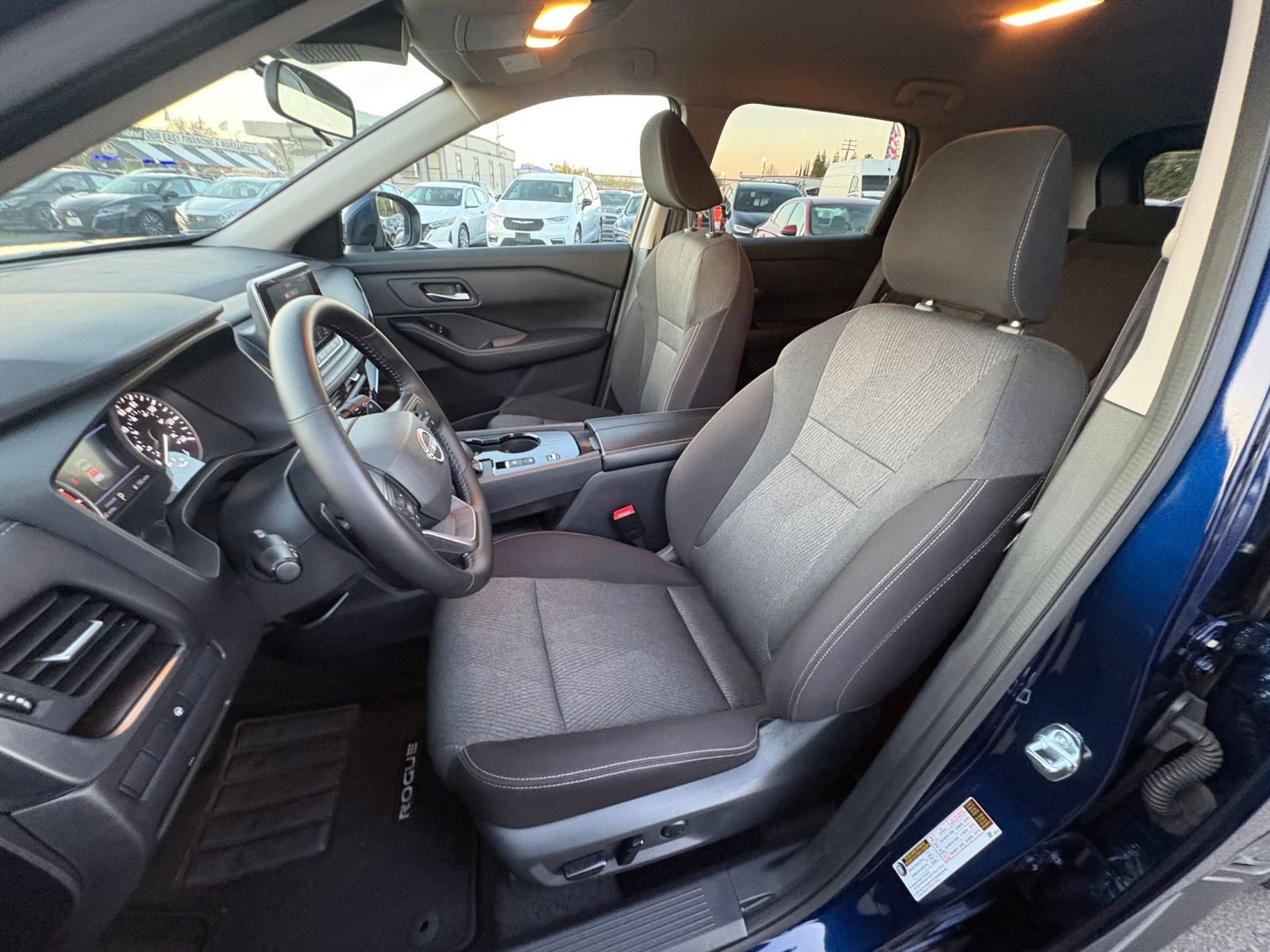 Used 2025 Nissan Rogue SV image 38