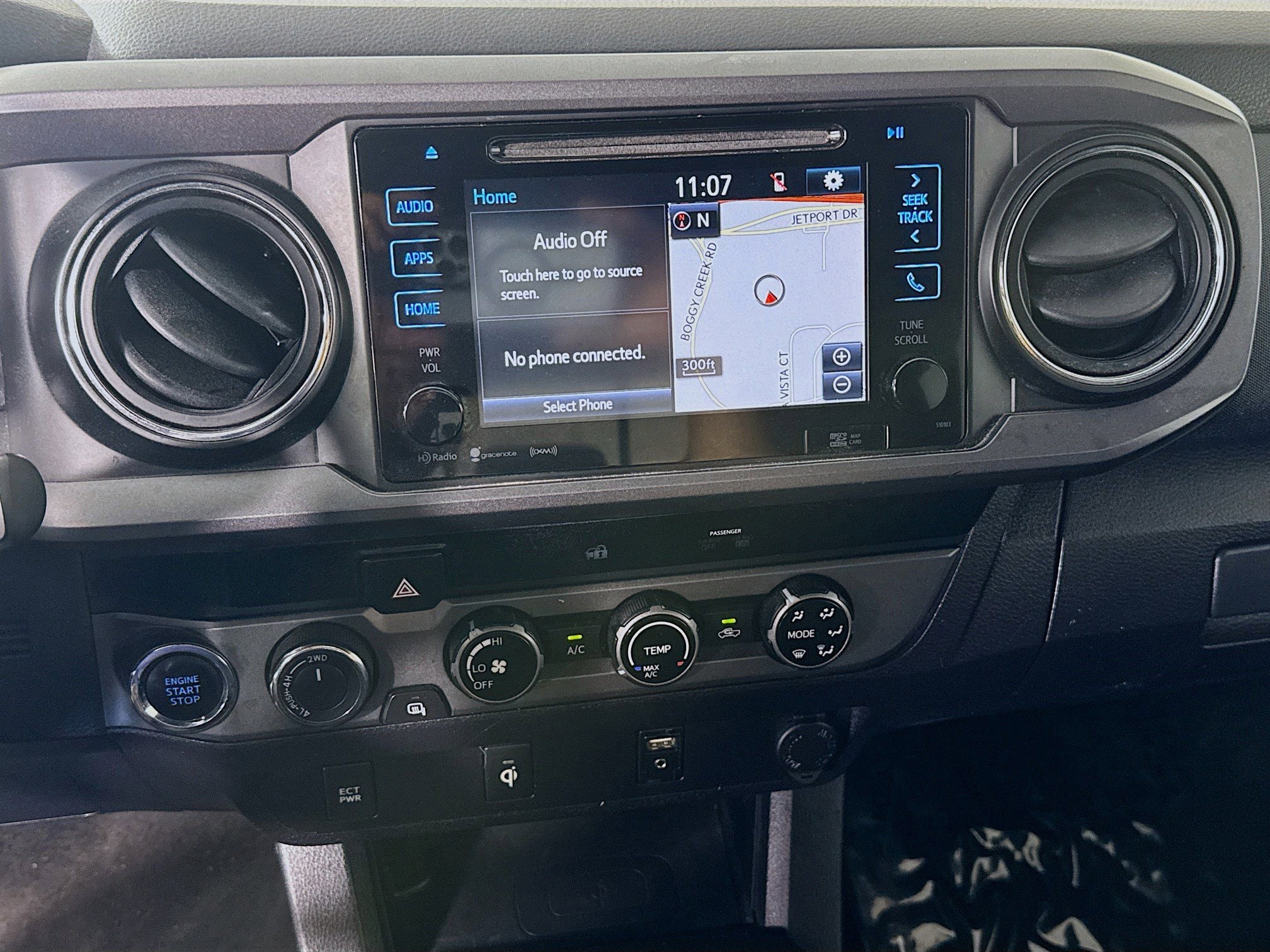 Used 2017 Toyota Tacoma SR image 18