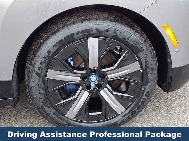 Used 2024 BMW iX xDrive50 w/ Premium Package image 10