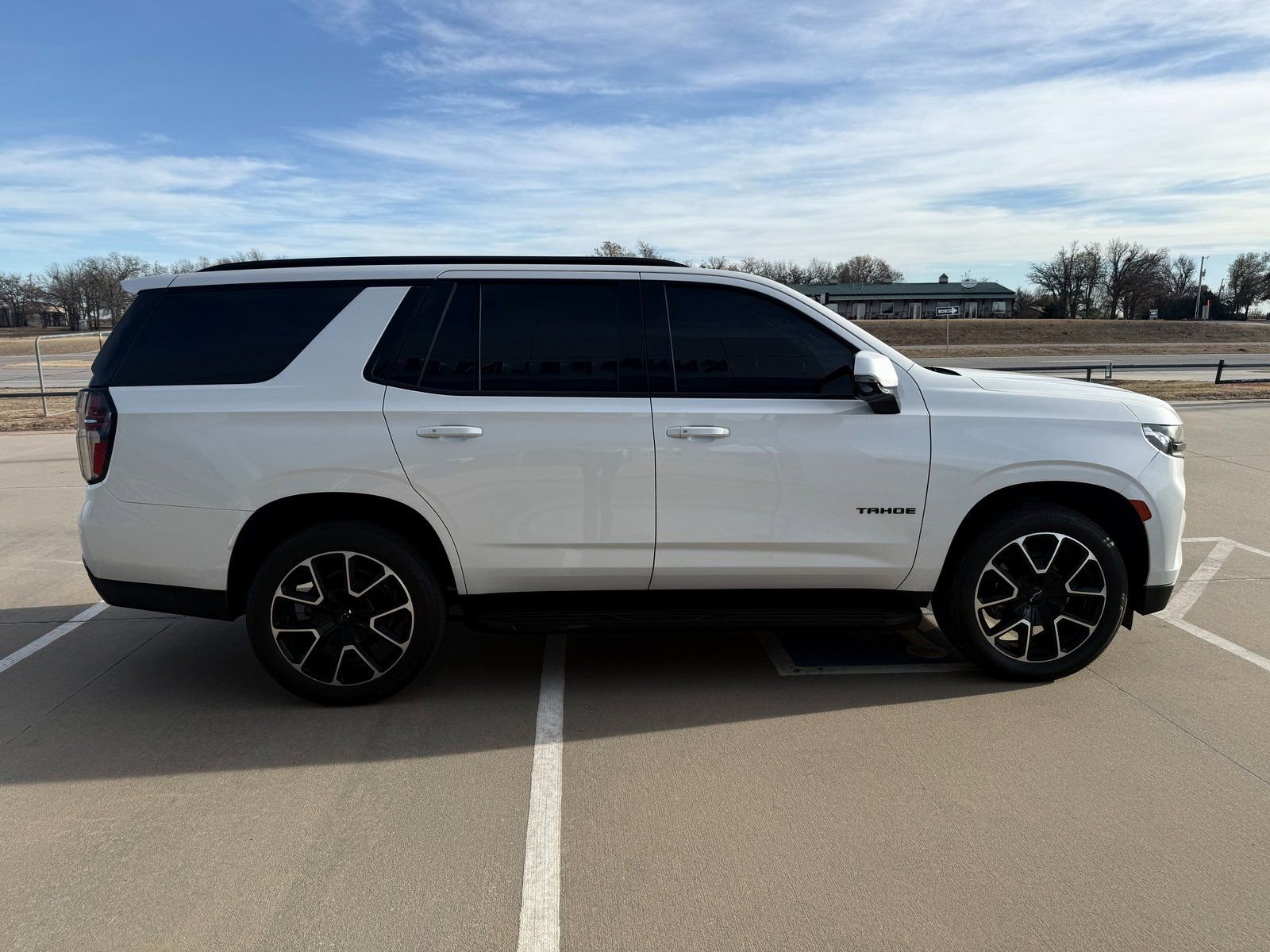 Used 2021 Chevrolet Tahoe RST w/ Luxury Package RWD image 9
