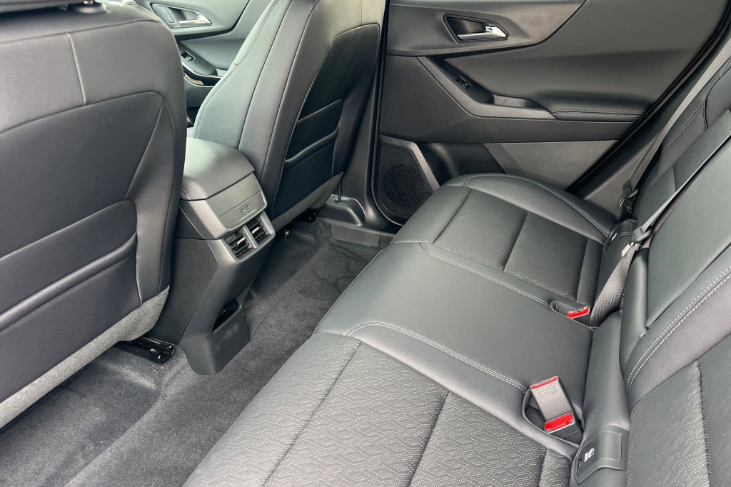 New 2026 Chevrolet Equinox LT w/ Convenience Package II image 9