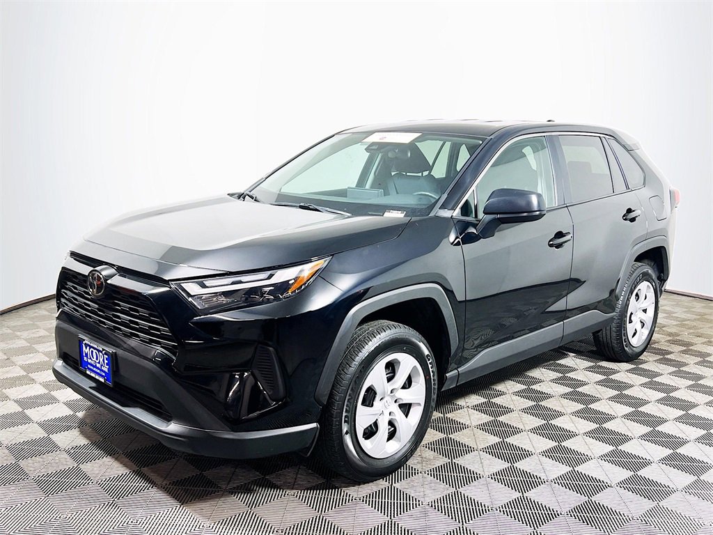 Certified 2024 Toyota RAV4 LE image 4