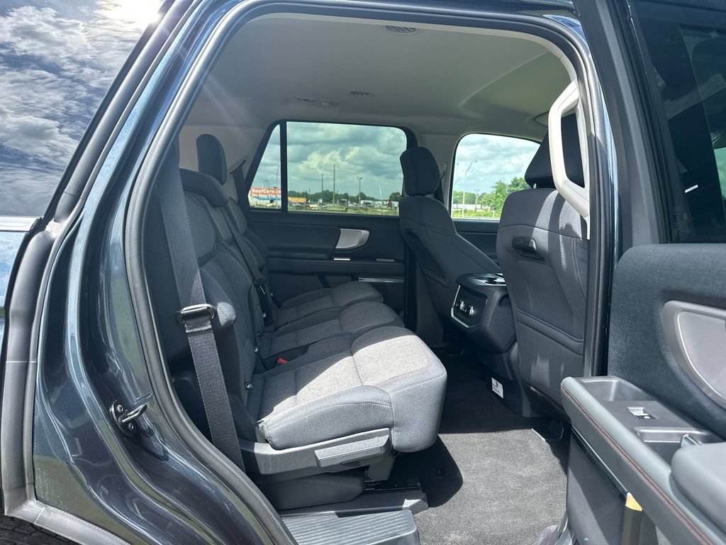 Certified 2025 Ford Expedition Active AWD/4WD image 15