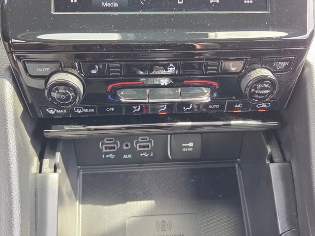 Used 2025 Jeep Grand Cherokee Altitude RWD image 20