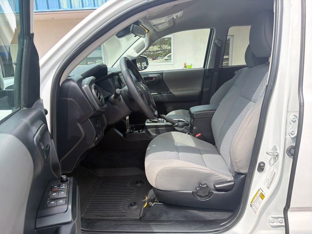 Used 2022 Toyota Tacoma SR image 10