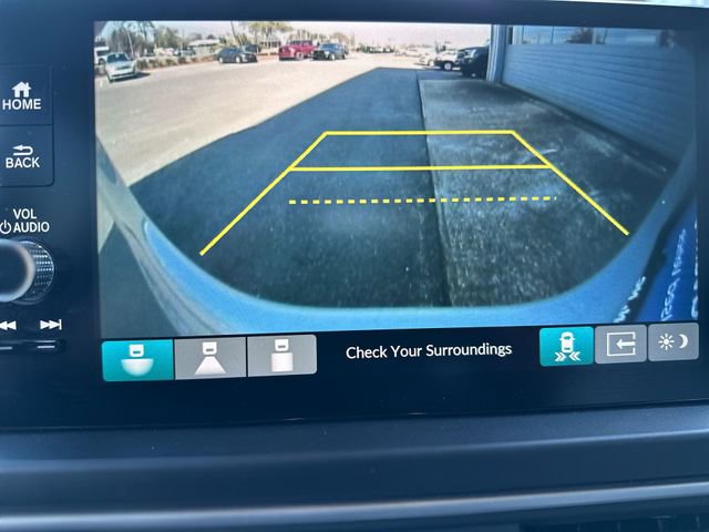 Used 2025 Honda Pilot Touring image 18