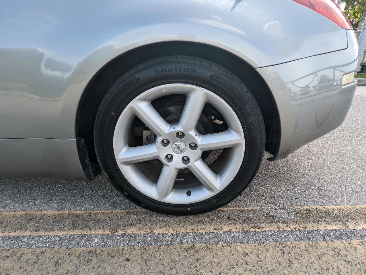 Used 2004 Nissan 350Z Touring image 22