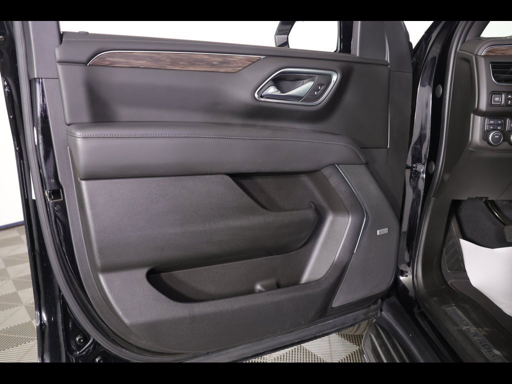 Used 2022 Chevrolet Tahoe LT w/ Luxury Package image 24