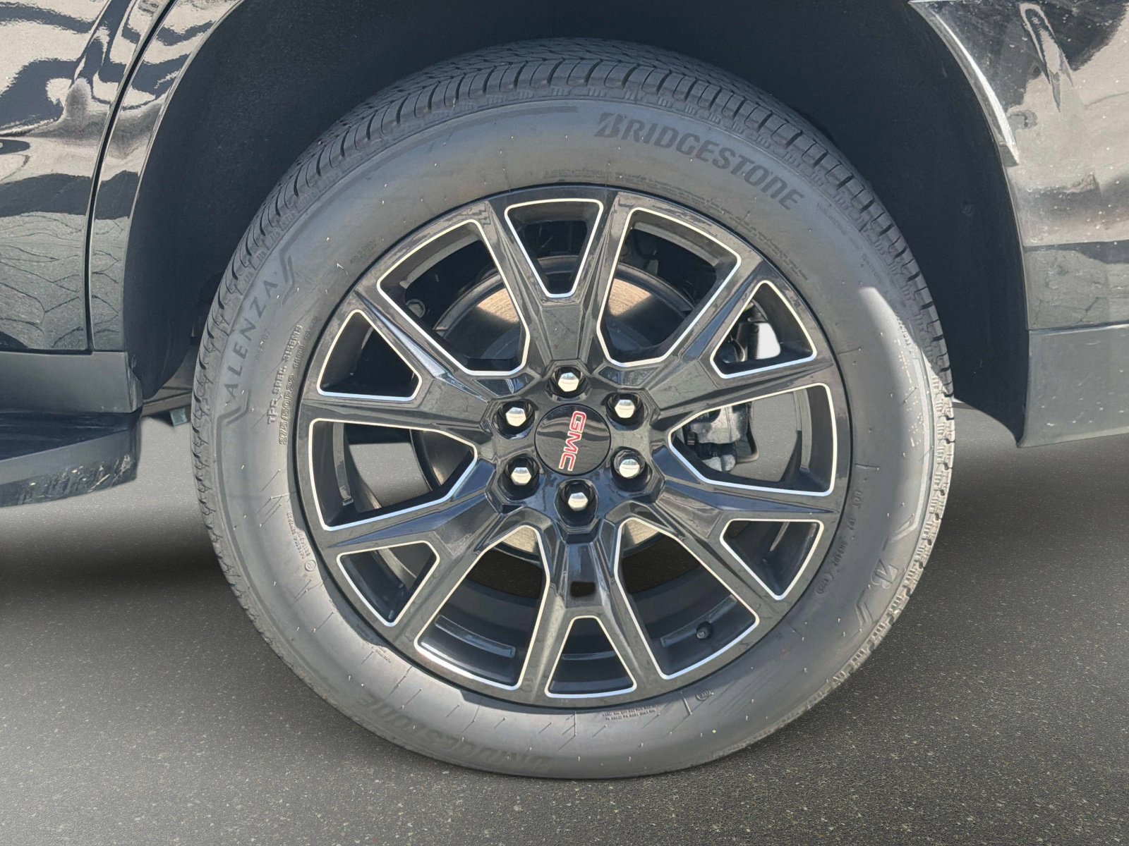 Used 2026 GMC Yukon Denali w/ Advanced Technology Package image 13