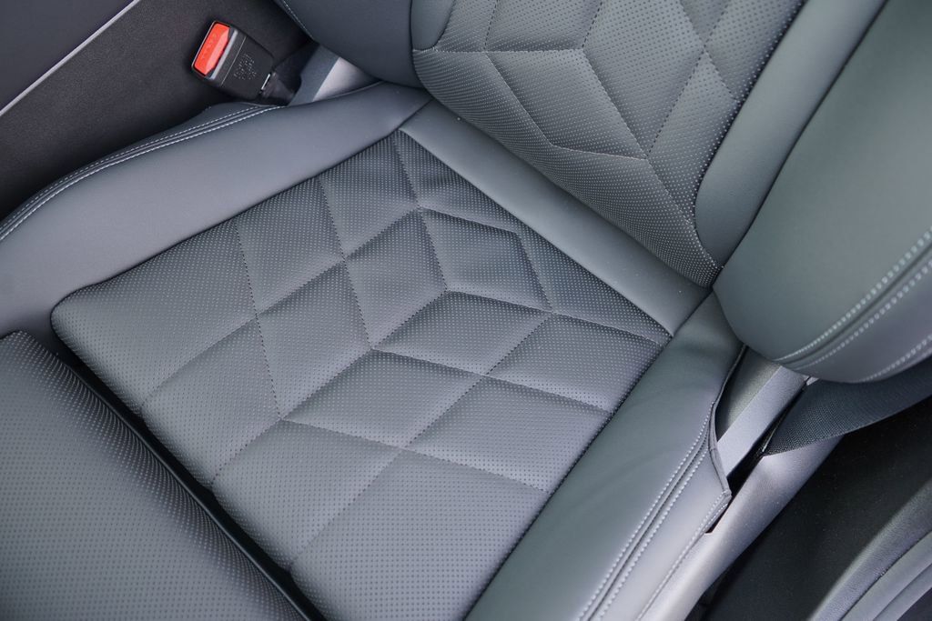 New 2026 BMW 540i xDrive w/ Executive Package image 11