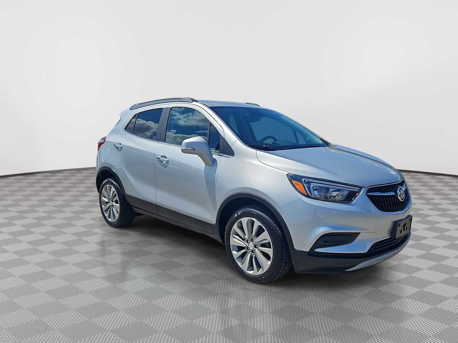 Certified 2018 Buick Encore Preferred FWD image 2