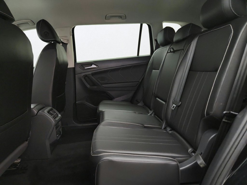 Used 2024 Volkswagen Tiguan SE AWD/4WD image 19